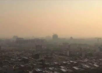 تحذير من تلوث الهواء في إيران: مؤسسات الدولة والمدارس في عطلة