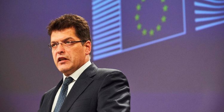 مفوض الاتحاد الأوروبي للمساعدات الإنسانية يصل تركيا