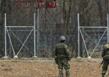 أسوشيتد برس: إطلاق نار على حرس الحدود اليوناني على الحدود التركية