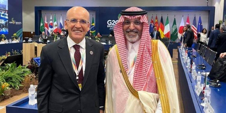 وزير المالية التركي يشيد بالضرائب التصاعدية