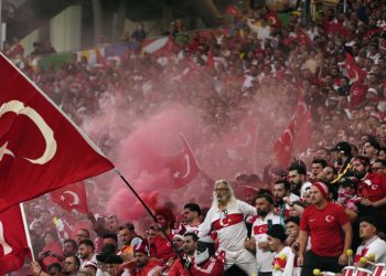 ألمانيا تقدم تسهيلات للأتراك لحضور مباراة هولندا