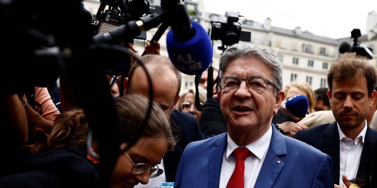 هل تنسحب فرنسا من حلف الناتو؟