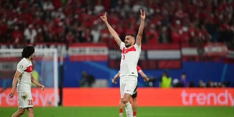 الاتحاد الأوروبي لكرة القدم يحقق مع لاعب المنتخب التركي