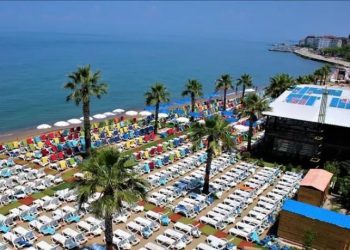 زيادة كبيرة في حركة السياحة التركية إلى الجزر اليونانية