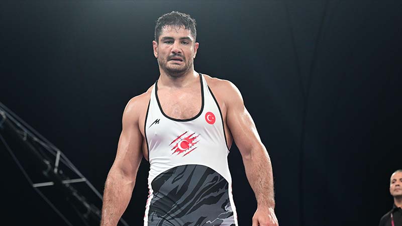 المصارع التركي طه أكغول يعتزل بعد فوزه بالبرونزية