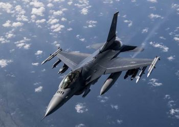 زيلينسكي يكشف عن استخدام مقاتلات F-16