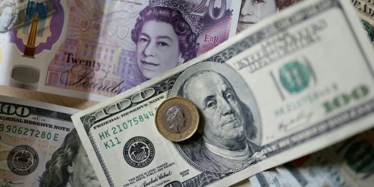 بنك HSBC يكشف عن توقعات الدولار في تركيا نهاية 2024