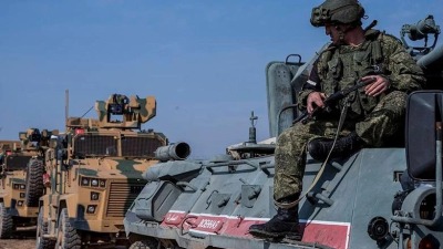 بعد سنة من التوقّف.. عودة الدوريات العسكرية الروسية التركية المشتركة في سورية