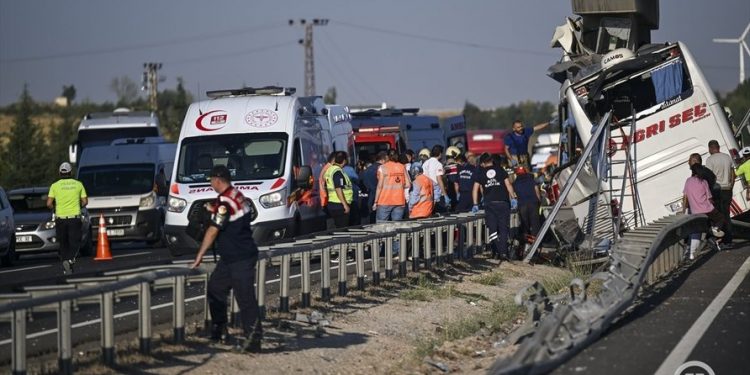 تركيا.. 9 قتلى و26 مصابًا في حادثٍ مأساويٍّ