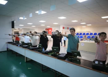 يوسف ديكيتش يرفع الاهتمام برياضة الرماية في تركيا