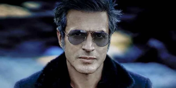 مغني تركي شهير يرفض العنصرية ضد العرب