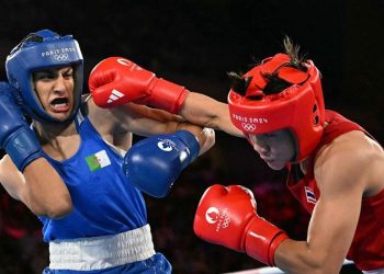 إيمان خليف تبلغ النهائيات بعد جدل حول جنسها