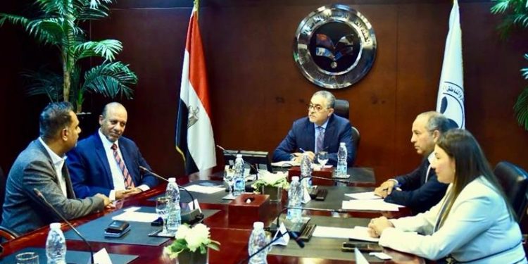 بلاك آند ديكر الأمريكية تنشئ في مصر أول مصنع للمعدات الكهربائية بالشرق الأوسط