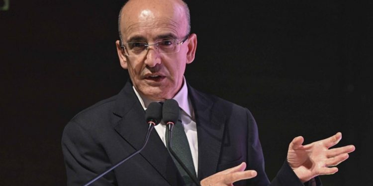 وزير المالية التركي يحضر اجتماعات كبار المستثمرين في نيويورك