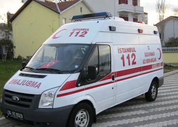 مريض يختطف سيارة إسعاف في تركيا!