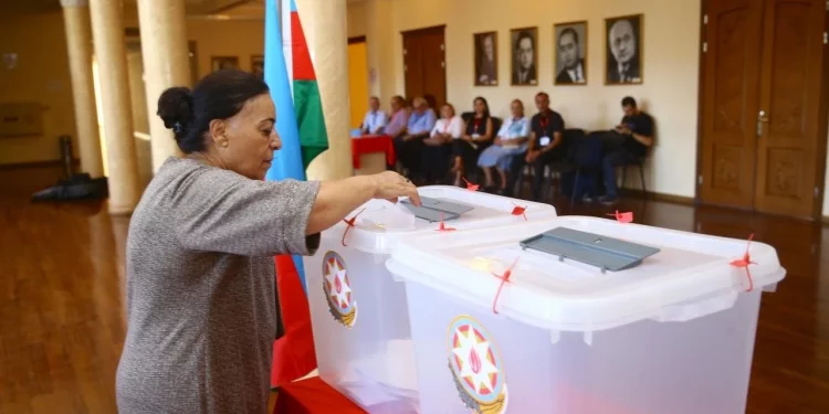 انطلاق عملية الاقتراع في الانتخابات البرلمانية بأذربيجان