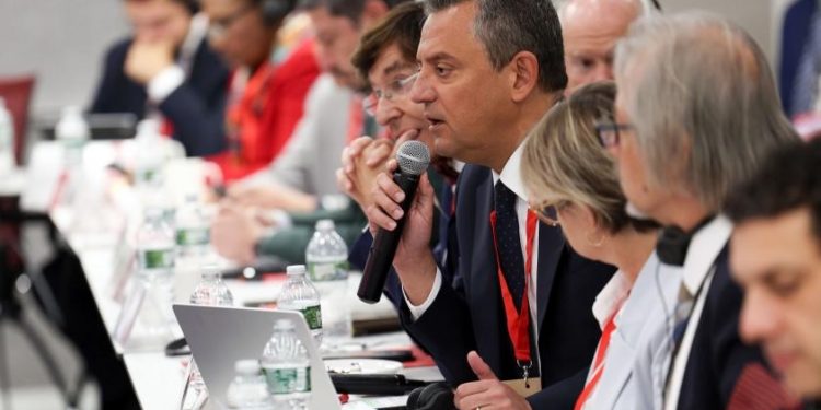 زعيم المعارضة التركية يعلن عن زيارة فلسطين