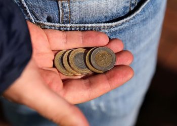 صحفي تركي: ارتفاع النمو في تركيا يصاحبه زيادة في الفقر