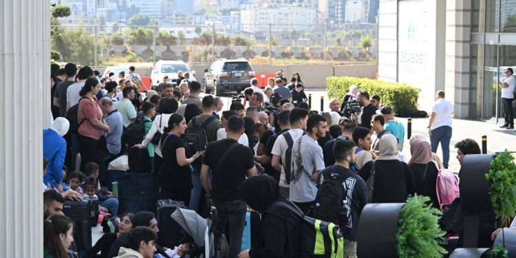 بدء إجلاء الأتراك من لبنان