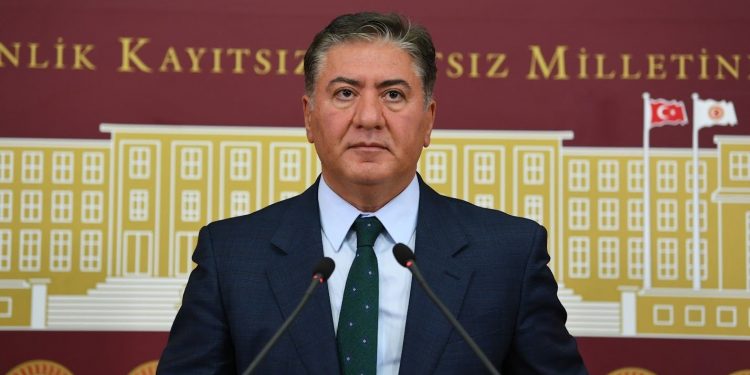 الشعب الجمهوري: بهجلي يطلب العفو عن أوجلان