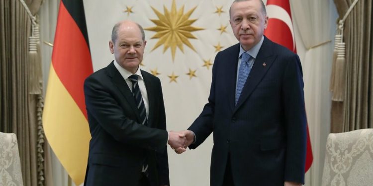 المستشار الألماني يزور تركيا