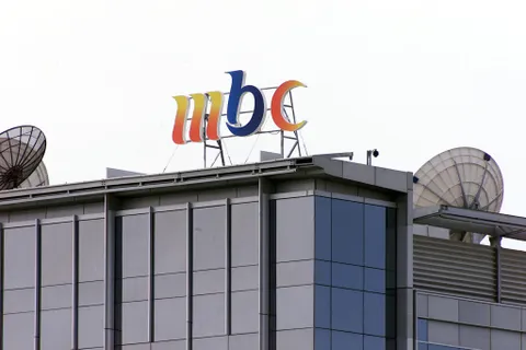 متظاهرون يهاجمون مكتب قناة MBC العراق