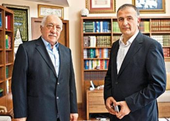 رئيس تحرير “زمان” السابق يروي اللحظات الأخيرة في حياة فتح الله كولن