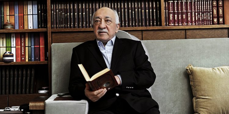 سياسيون ورجال دين هولنديون ينعون فتح الله كولن