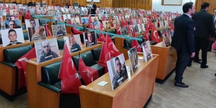 تركيا.. حزب الجيد يرفض العفو عن عبد الله أوجلان