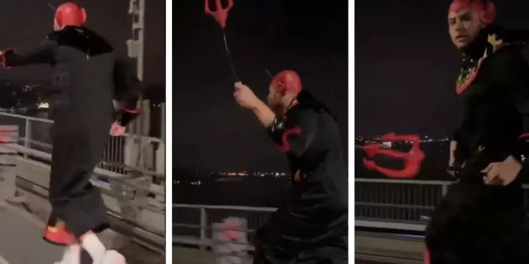 شيطان يركض ليلا على جسر البوسفور!