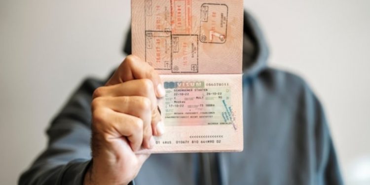 قيود جديدة على تأشيرة شنجن للمواطنين الأتراك