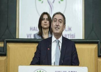 تركيا.. الحزب الكردي يطلب رسميًا لقاء أوجلان