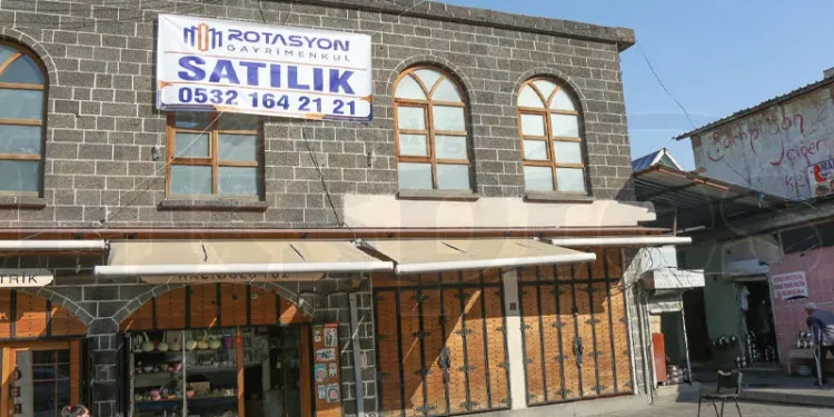 مسجد عمره 500 سنة معروض للبيع في تركيا!