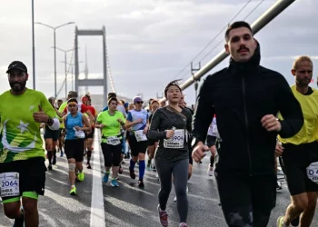 إثيوبي وبحرينية يفوزان بماراثون إسطنبول في دورته الـ46