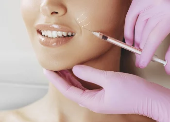 وزير بريطاني يحذر من جراحات التجميل في تركيا