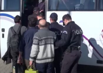 تركيا.. اعتقال 35 بتهمة الانتماء لحركة الخدمة