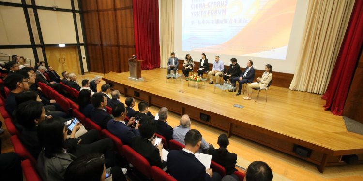 شباب الصين وقبرص الشمالية يتعهدون بتعزيز العلاقات الثنائية