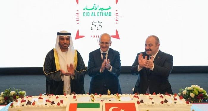 وزير المالية التركي: علاقاتنا السياسية مع الإمارات ممتازة