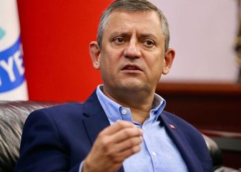 أوزغور أوزيل: سوريا تحتاج برلمانا قويا ودستوريا ديموقراطيا