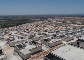 أردوغان يهدي العائدين إلى سوريا منازل جديدة