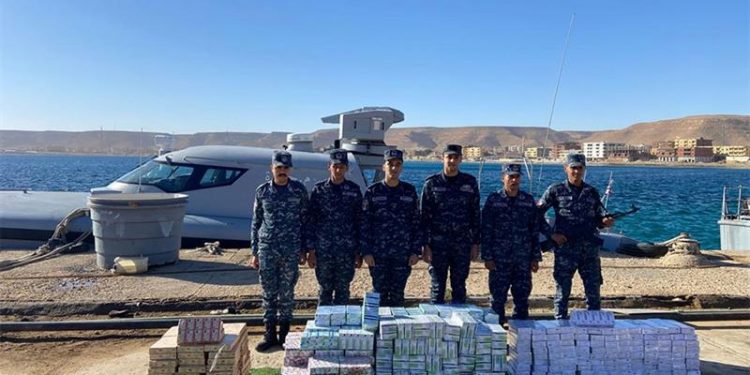 البحرية المصرية تحبط تهريب مخدرات بالبحرين المتوسط ​​والأحمر