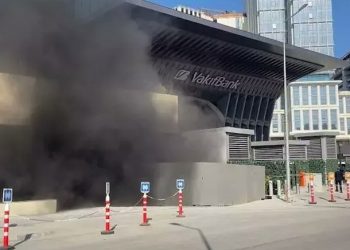 حريق بمبنى حكومي في إسطنبول