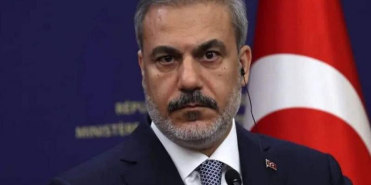 تركيا تتعهد بحماية الأقلّية والأكثرية في سورية