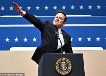 إيلون ماسك يؤدي “التحية النازية” عقب تنصيب ترامب!