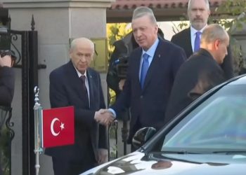 أردوغان يزور بهجلي في منزله