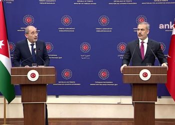 هاكان فيدان: هناك فرص اقتصادية في سوريا