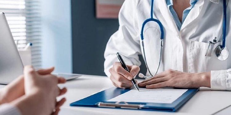 تركيا: أطباء العائلة يبدؤون إضرابهم الثالث عن العمل