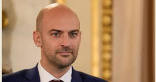 وزير خارجية فرنسا يزور سجن “صيدنايا” السوري