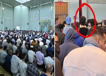 مغني كندي شهير يحضر صلاة الجمعة