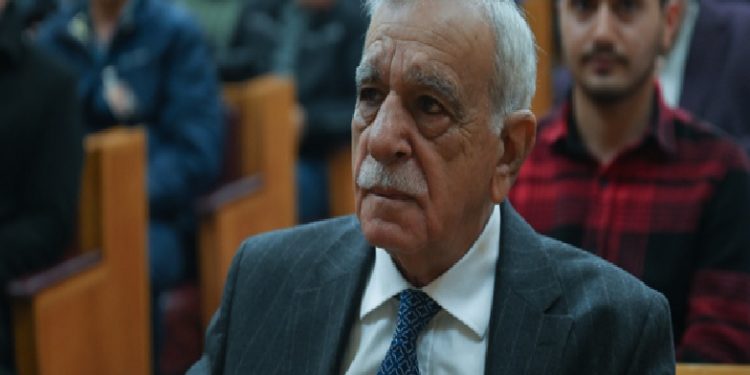 تركيا. مقتل حفيد عمدة ماردين أحمد ترك في حادث إطلاق نار